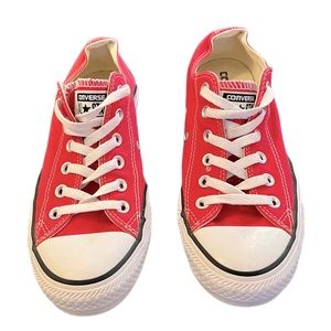 Converse All Stars low tops Dark Pink Women’s 8 Men’s 6